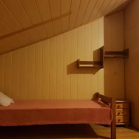 Auberge de jeunesse House *