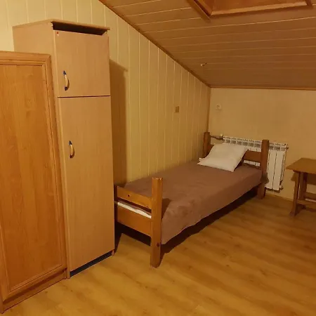 Auberge de jeunesse House *